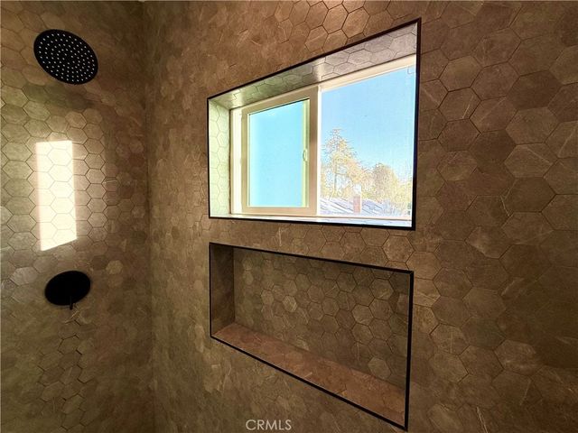 22404 Vanowen St, West Hills, CA 91307