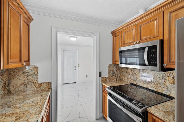 2015 BALFOUR CIRCLE, Tampa, FL 33619