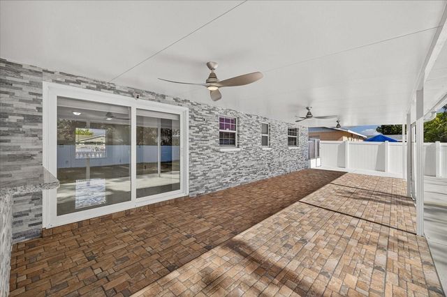 2015 BALFOUR CIRCLE, Tampa, FL 33619