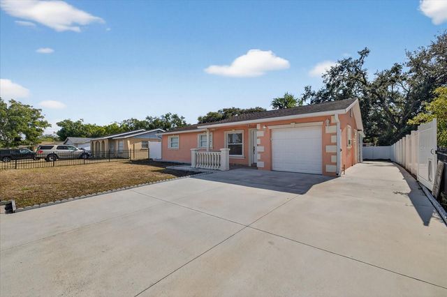 2015 BALFOUR CIRCLE, Tampa, FL 33619