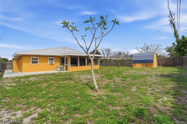 27605 Playa Del Rey LN, Bonita Springs, FL 34135