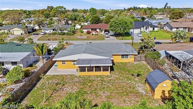 27605 Playa Del Rey LN, Bonita Springs, FL 34135