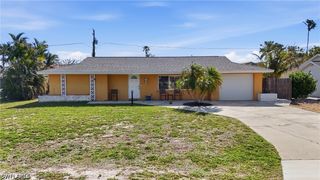 27605 Playa Del Rey LN, Bonita Springs, FL 34135