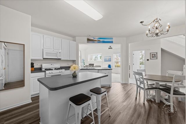 263 Lillian Court, Geneva, IL 60134