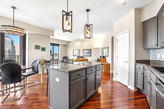 500 E Grant Street 1902, Minneapolis, MN 55404