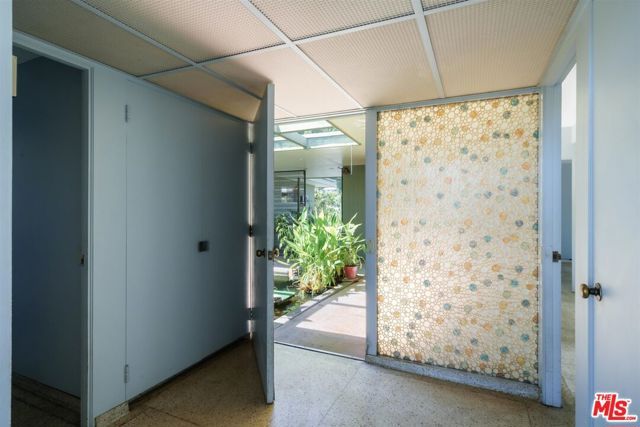 2885 Edgewick Road, Glendale, CA 91206