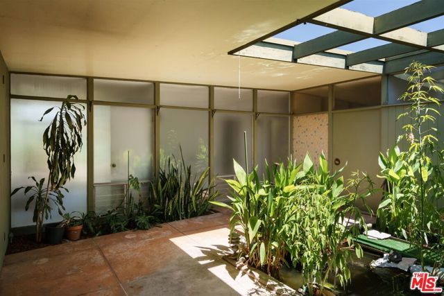 2885 Edgewick Road, Glendale, CA 91206