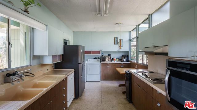 2885 Edgewick Road, Glendale, CA 91206
