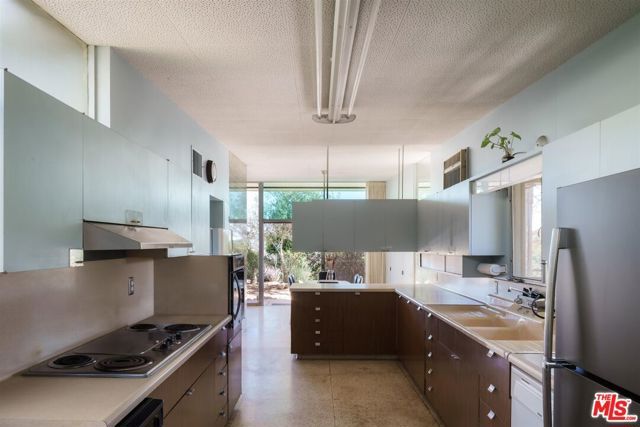 2885 Edgewick Road, Glendale, CA 91206