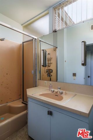 2885 Edgewick Road, Glendale, CA 91206