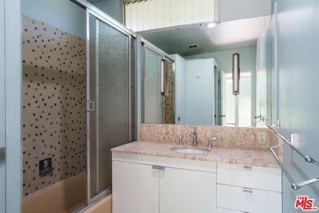 2885 Edgewick Road, Glendale, CA 91206