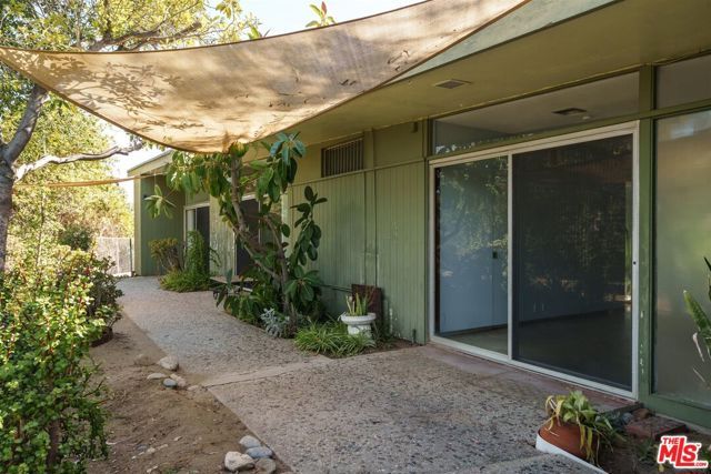 2885 Edgewick Road, Glendale, CA 91206