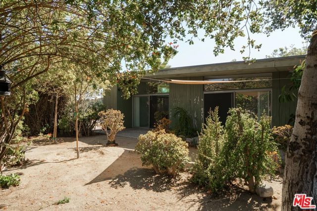 2885 Edgewick Road, Glendale, CA 91206