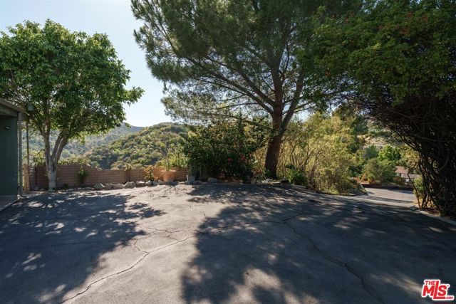 2885 Edgewick Road, Glendale, CA 91206