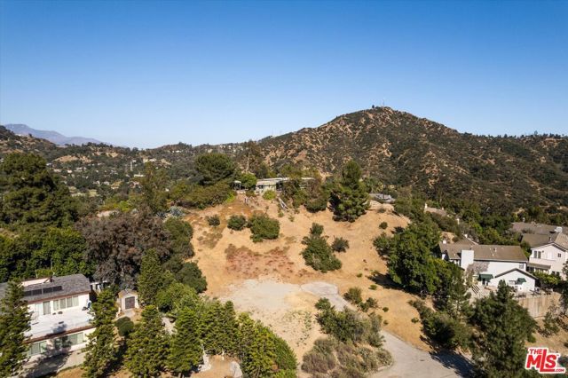 2885 Edgewick Road, Glendale, CA 91206