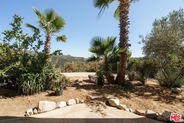 2885 Edgewick Road, Glendale, CA 91206