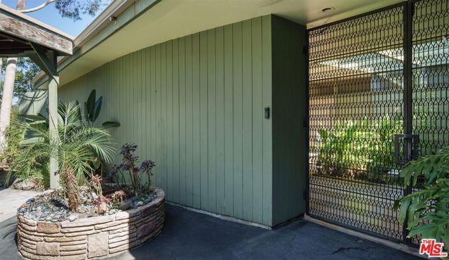 2885 Edgewick Road, Glendale, CA 91206