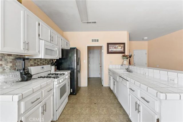 1213 E Bachelor, Bakersfield, CA 93307