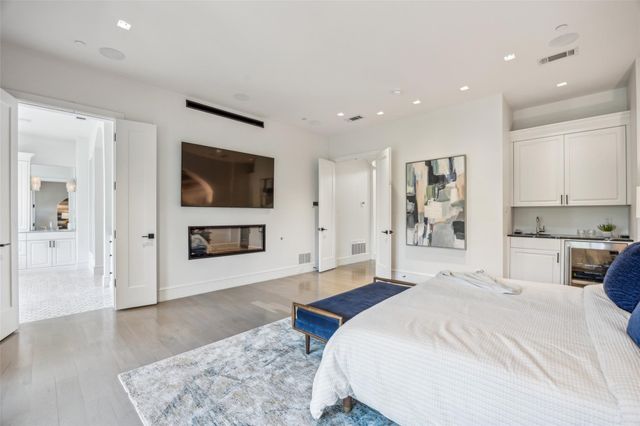 2210 Boll Street, Dallas, TX 75204