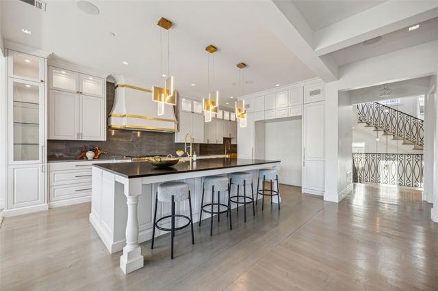 2210 Boll Street, Dallas, TX 75204