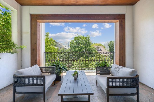 2210 Boll Street, Dallas, TX 75204