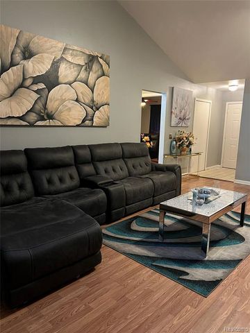 29413 Timberwood, Southfield, MI 48034