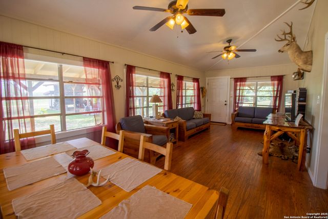 1591 county road 476, Stockdale, TX 78160