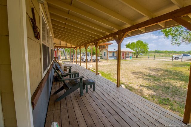 1591 county road 476, Stockdale, TX 78160