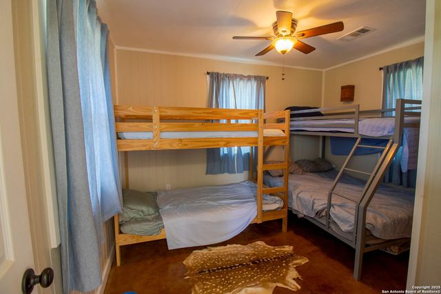 1591 county road 476, Stockdale, TX 78160