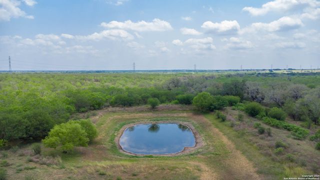 1591 county road 476, Stockdale, TX 78160