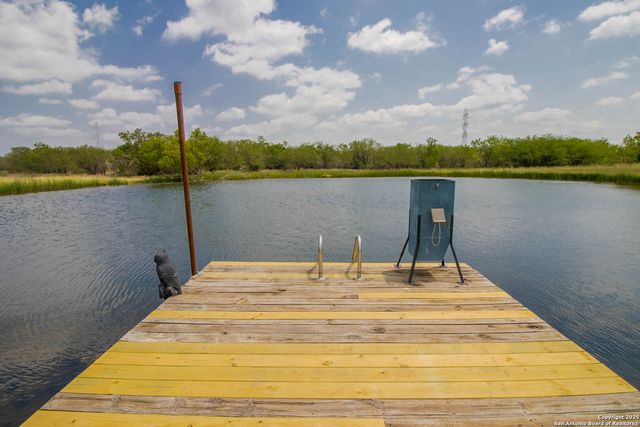 1591 county road 476, Stockdale, TX 78160