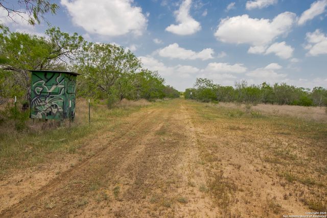 1591 county road 476, Stockdale, TX 78160
