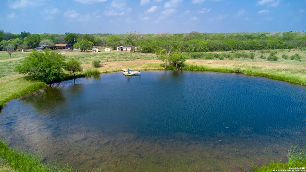 1591 county road 476, Stockdale, TX 78160