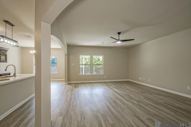 13042 Vermilion Dr, Denham Springs, LA 70726