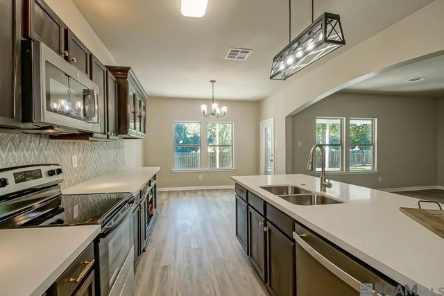 13042 Vermilion Dr, Denham Springs, LA 70726