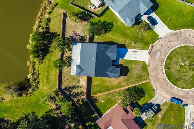 13042 Vermilion Dr, Denham Springs, LA 70726