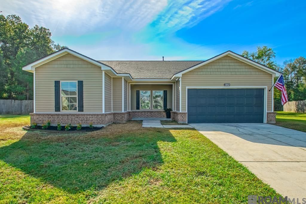 13042 Vermilion Dr, Denham Springs, LA 70726