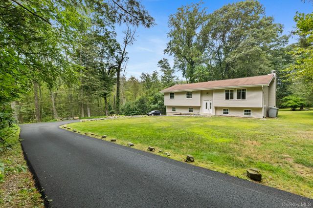 424 Cording Lane, Yorktown Heights, NY 10598