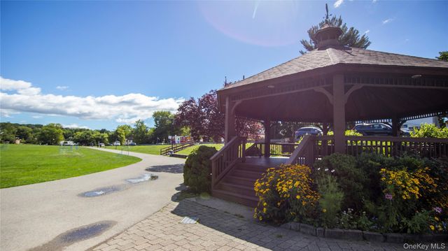 424 Cording Lane, Yorktown Heights, NY 10598