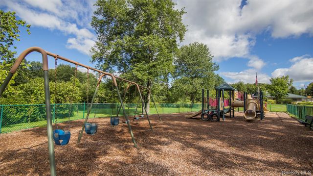 424 Cording Lane, Yorktown Heights, NY 10598