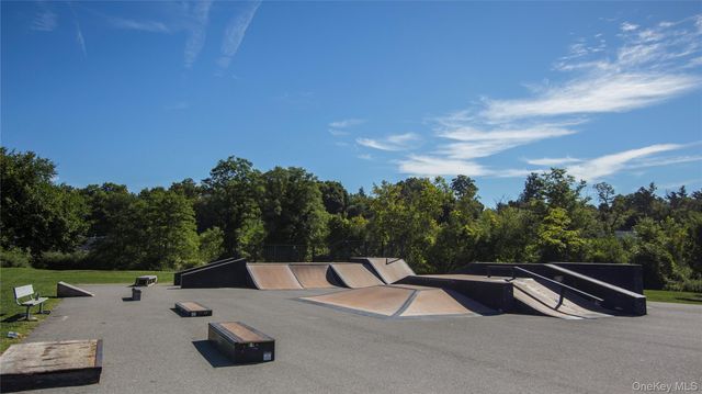 424 Cording Lane, Yorktown Heights, NY 10598