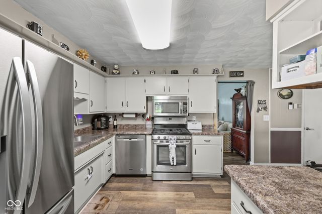 1128 E School Street, Anderson, IN 46012