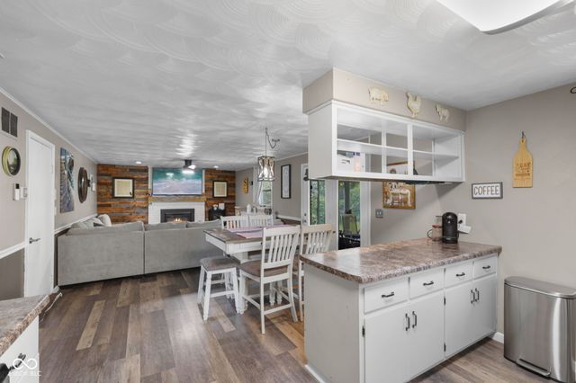 1128 E School Street, Anderson, IN 46012