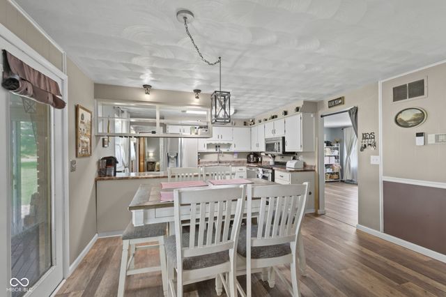 1128 E School Street, Anderson, IN 46012