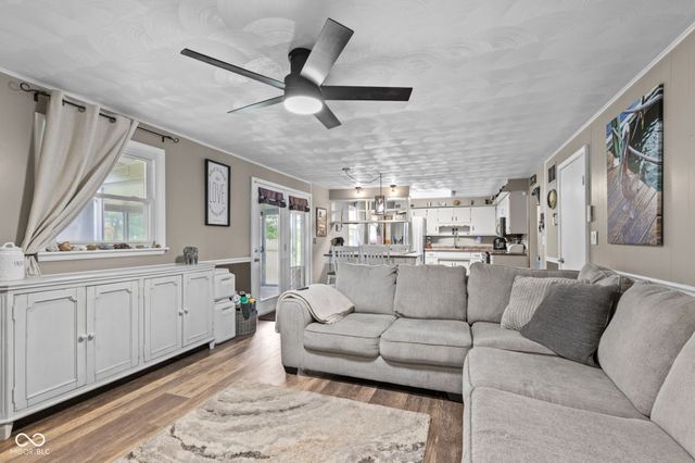 1128 E School Street, Anderson, IN 46012
