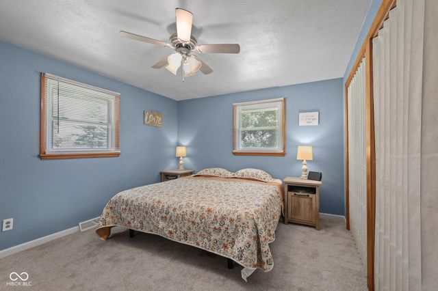 1128 E School Street, Anderson, IN 46012