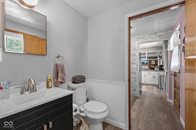1128 E School Street, Anderson, IN 46012