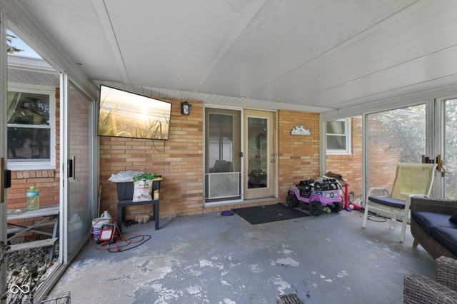 1128 E School Street, Anderson, IN 46012