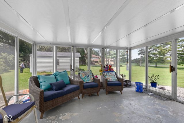 1128 E School Street, Anderson, IN 46012