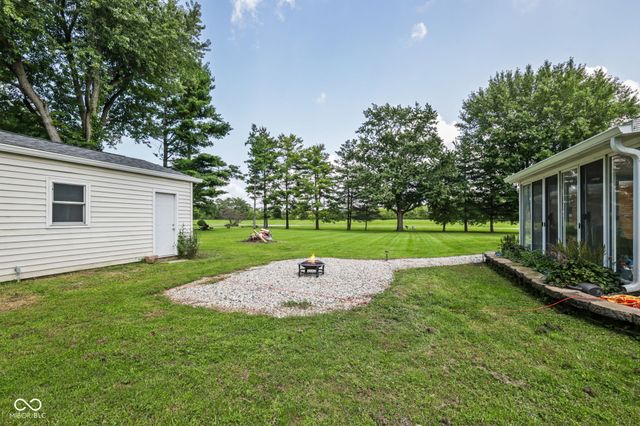 1128 E School Street, Anderson, IN 46012